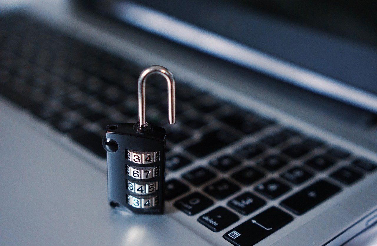 ¿cual es el cms para diarios digitales mas seguro?